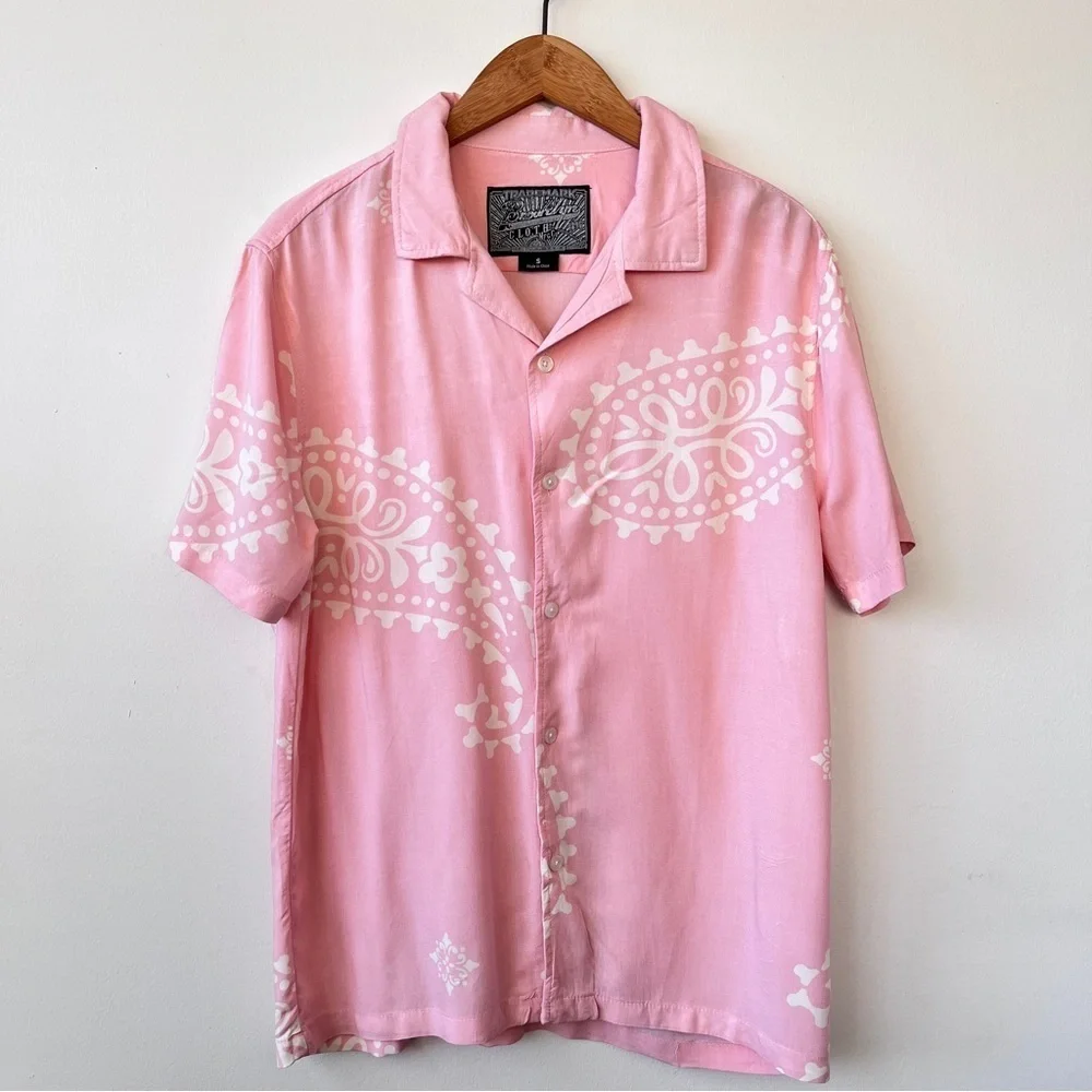 Men’s Brooklyn Cloth Pink Rayon Paisley Resort Short Sleeve Shirt Size S